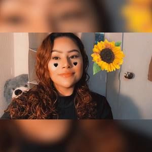 Meet your Posher, Estephanie